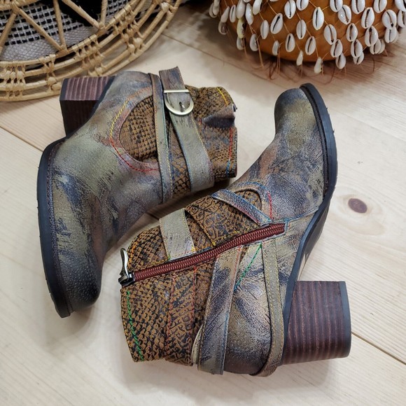 L'Artiste Spring Step Shazzam Leather Hand Painted Ankle Booties Artsy Boho NWOB - Picture 3 of 16